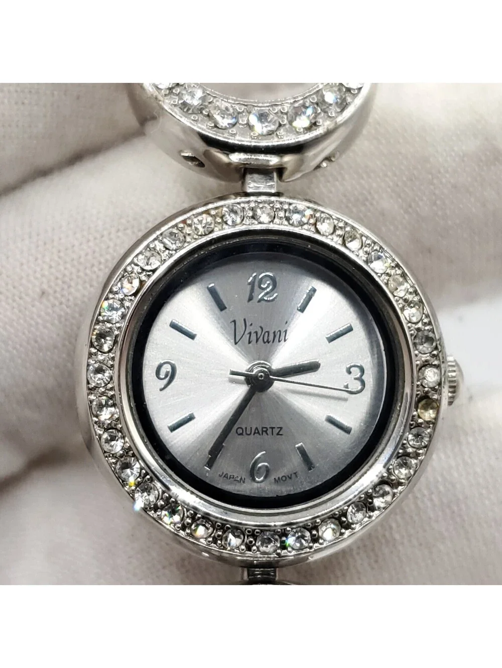 Vivani Rhinestone Quartz Womens Watch 24mm Silver Tone New Battery